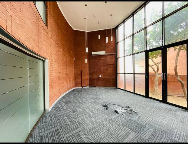 3,150M² OFFICE TO LET IN VORNA VALLEY